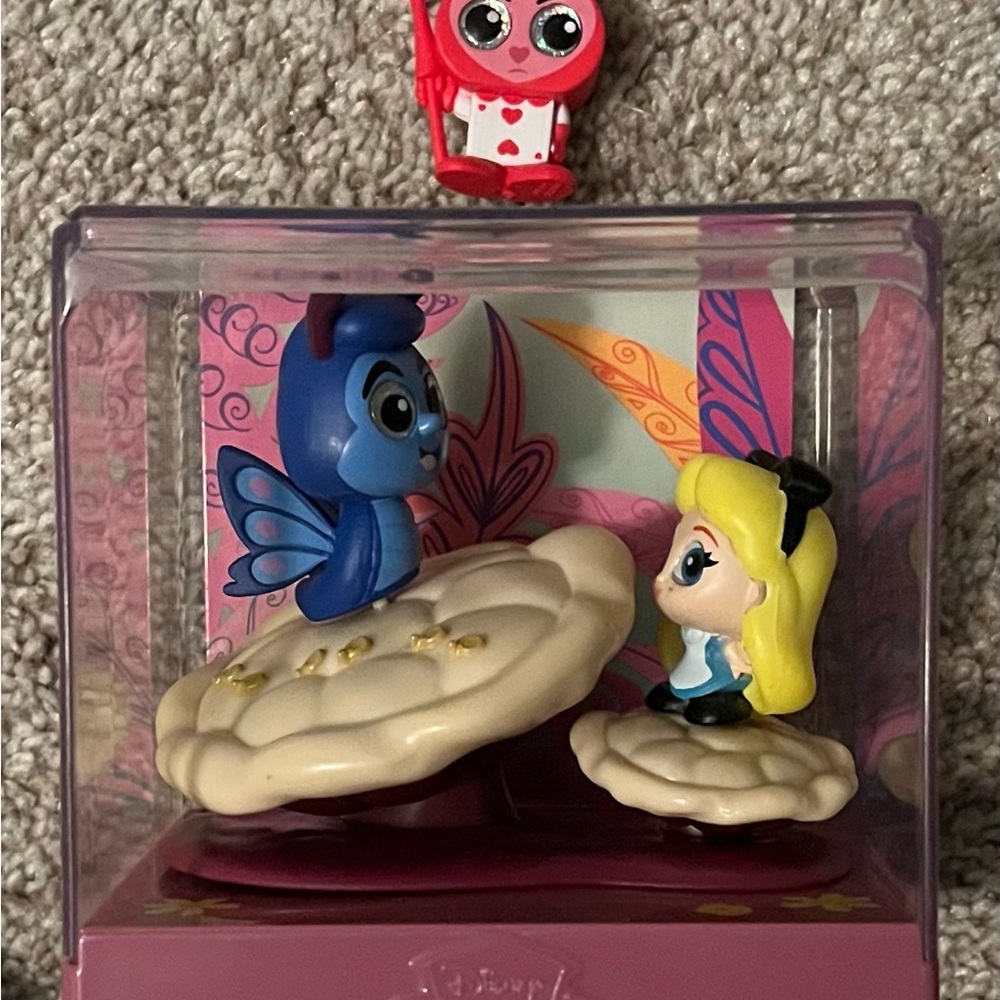 Disney Alice in Wonderland Figurine Set - Blue and Yellow